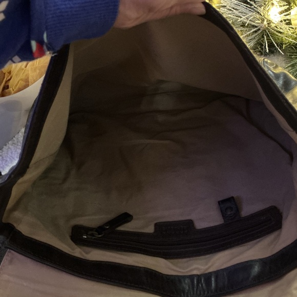 Banana Republic Black Leather Messenger Bag - Picture 7 of 12